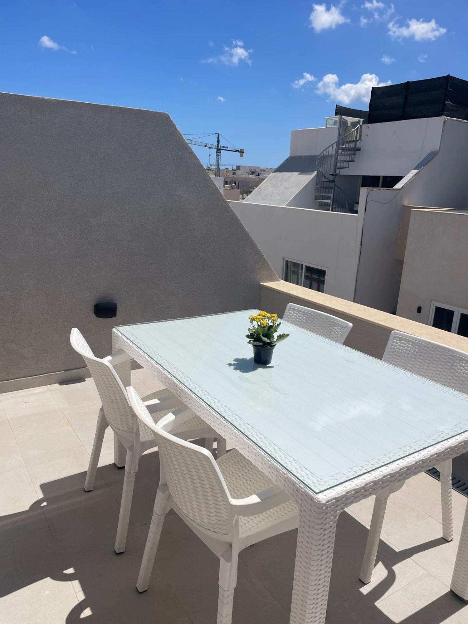 Three Bedroom Penthouse San Gwann Exterior photo